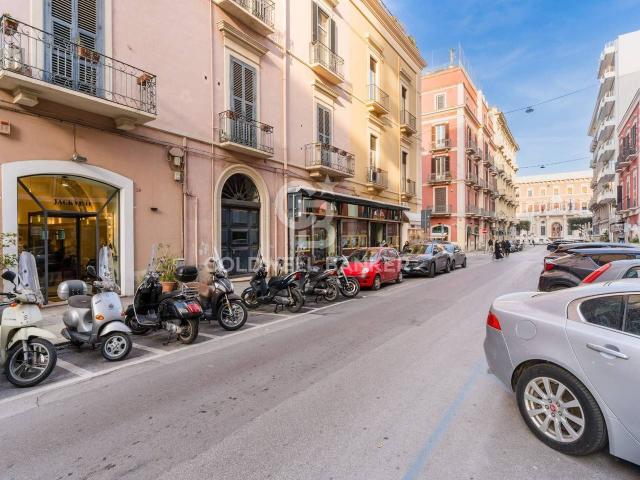 Esercizio commerciale in vendita a Bari