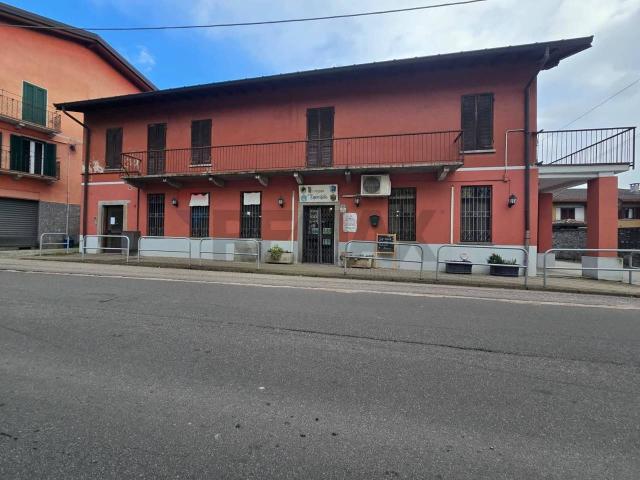 Esercizio commerciale in vendita a Biandronno