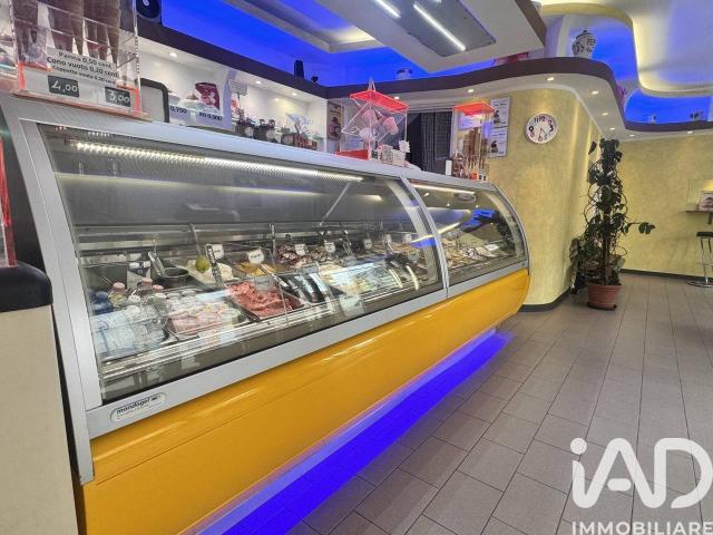 Esercizio commerciale in vendita a Brandizzo