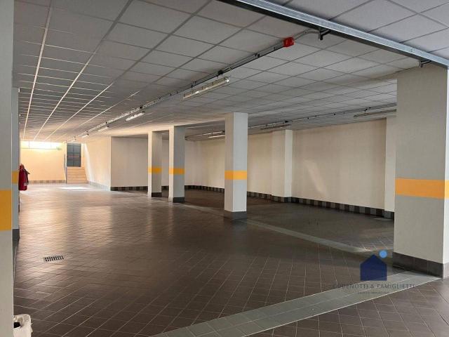 Esercizio commerciale in vendita a Brescia