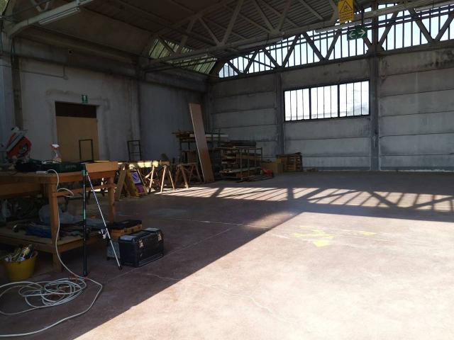 Esercizio commerciale in vendita a Calcinaia