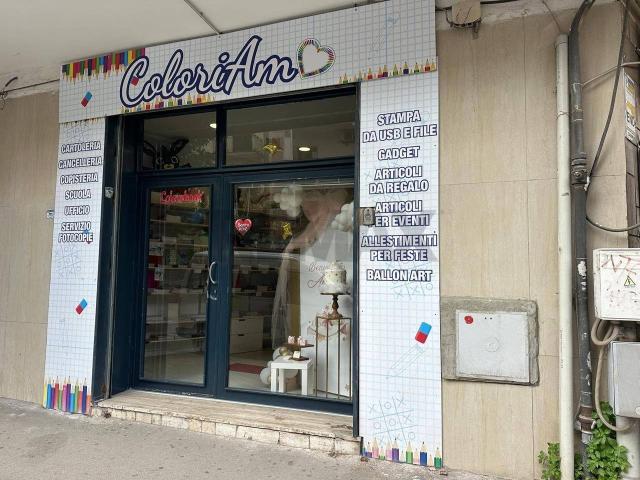 Esercizio commerciale in vendita a Casoria