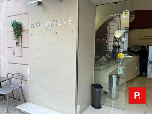 Esercizio commerciale in vendita a Caserta