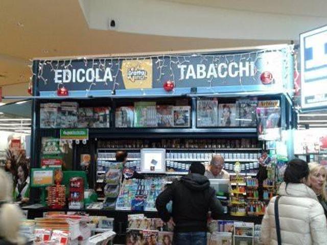Locale commerciale in vendita a Castelfranco Emilia