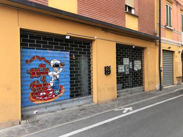 Esercizio commerciale in vendita a Castelfranco Emilia