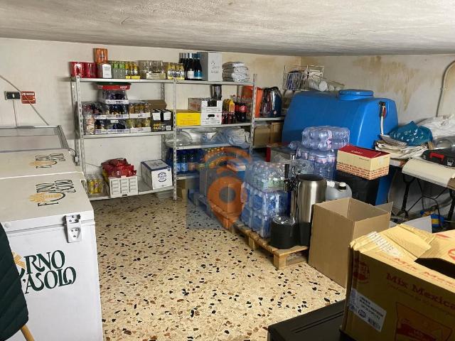Esercizio commerciale in vendita a Castelvetrano