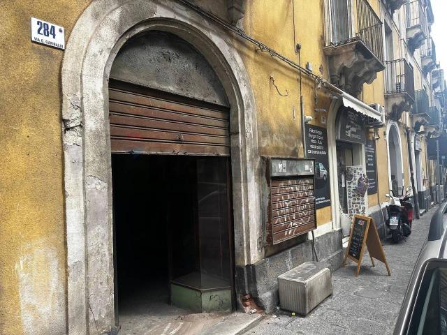 Esercizio commerciale in vendita a Catania