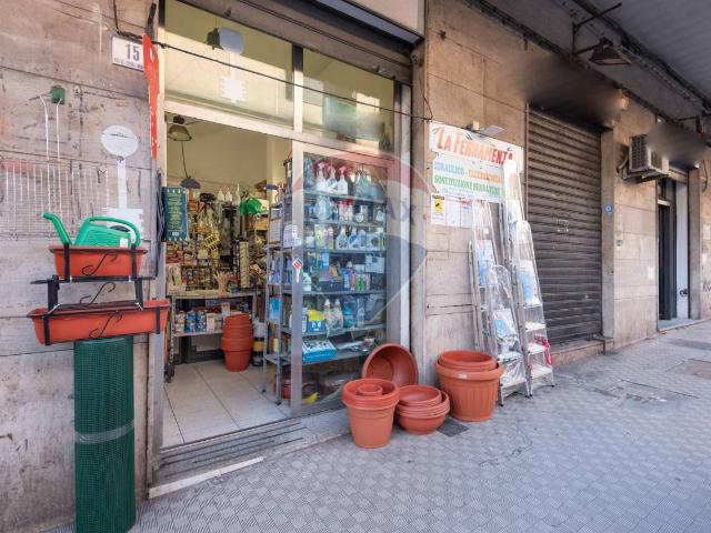 Esercizio commerciale in vendita a Catania