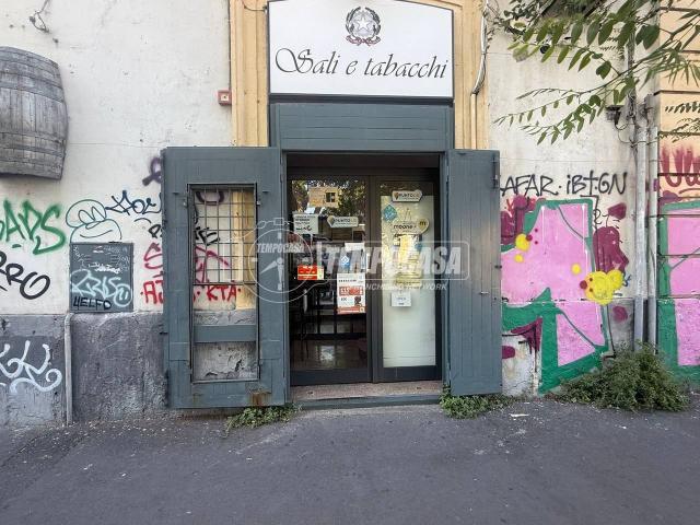 Esercizio commerciale in vendita a Catania