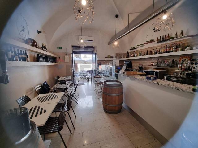 Esercizio commerciale in vendita a Catania