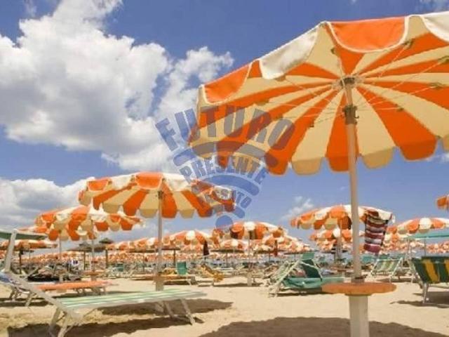 Esercizio commerciale in vendita a Cesenatico