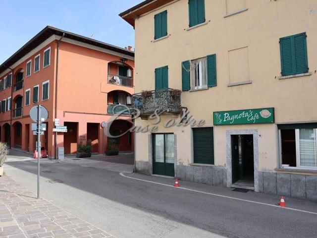 Esercizio commerciale in vendita a Cermenate