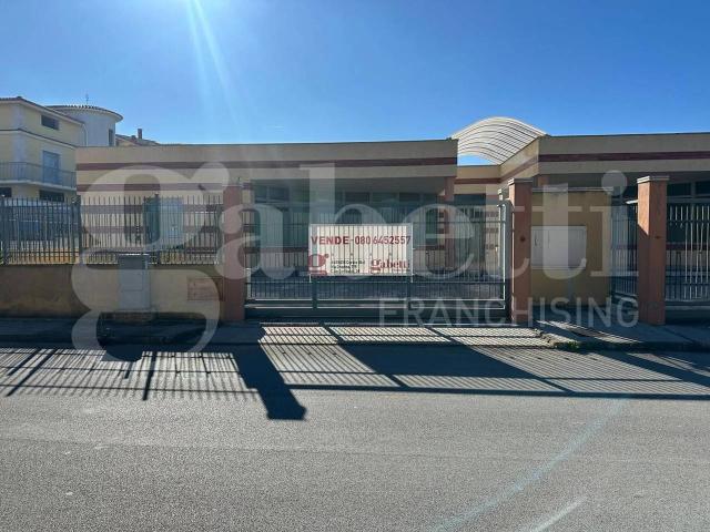 Esercizio commerciale in vendita a Corato