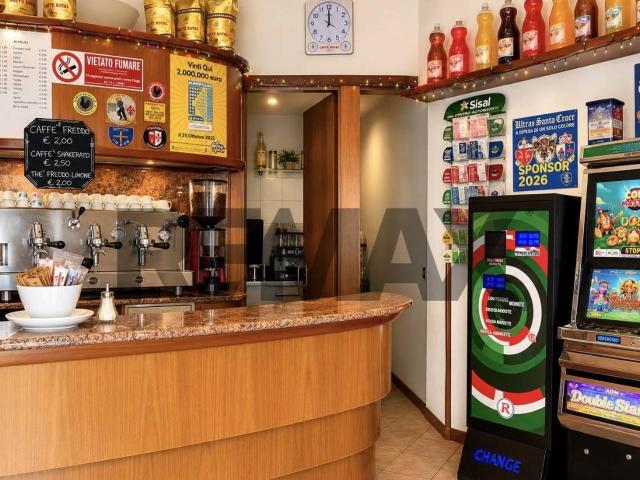 Esercizio commerciale in vendita a Firenze