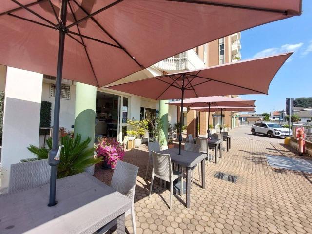 Esercizio commerciale in vendita a Gallarate