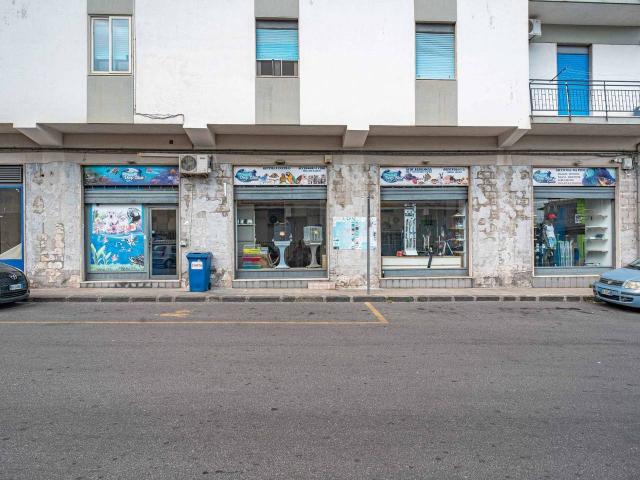 Esercizio commerciale in vendita a Giarre