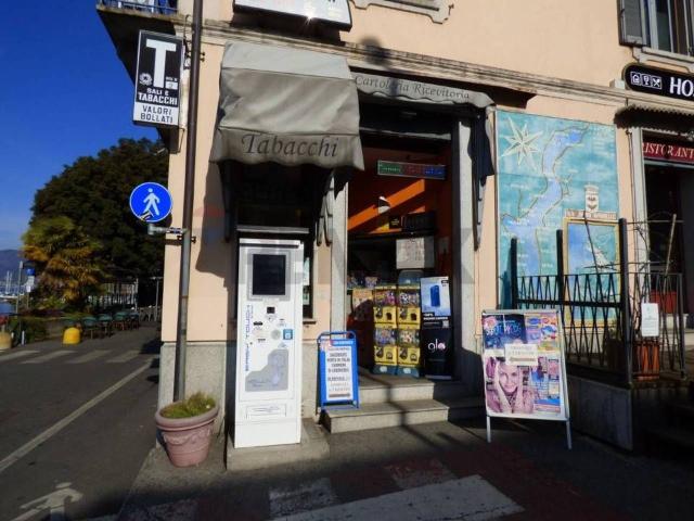 Esercizio commerciale in vendita a Laveno Mombello