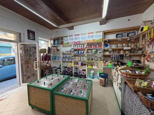 Esercizio commerciale in vendita a Livorno