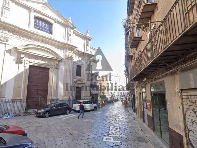 Esercizio commerciale in vendita a Palermo