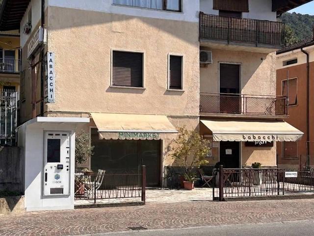 Esercizio commerciale in vendita a Paratico