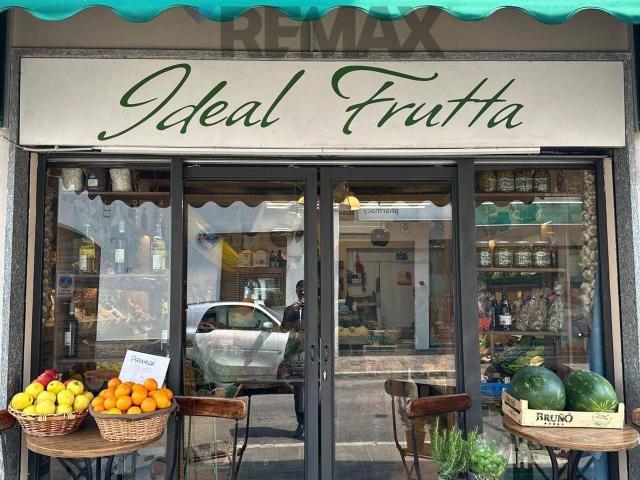 Esercizio commerciale in vendita a Parabiago