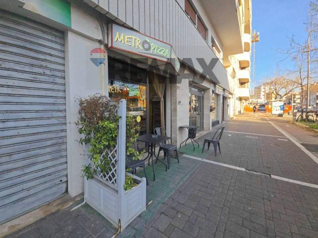 Esercizio commerciale in vendita a Pescara