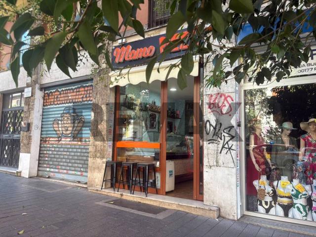 Esercizio commerciale in vendita a Roma