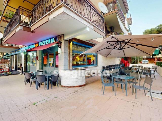 Esercizio commerciale in vendita a Roma