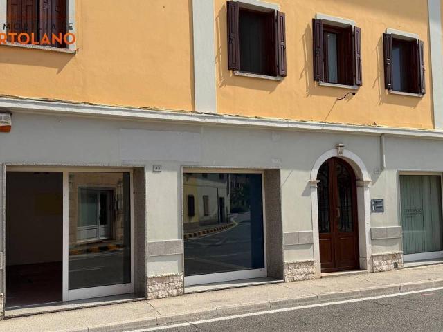 Esercizio commerciale in vendita a Ronchi Dei Legionari