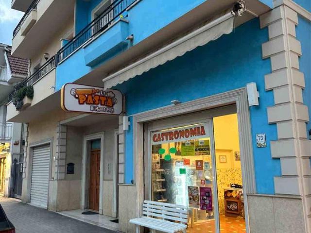 Esercizio commerciale in vendita a San Benedetto Del Tronto