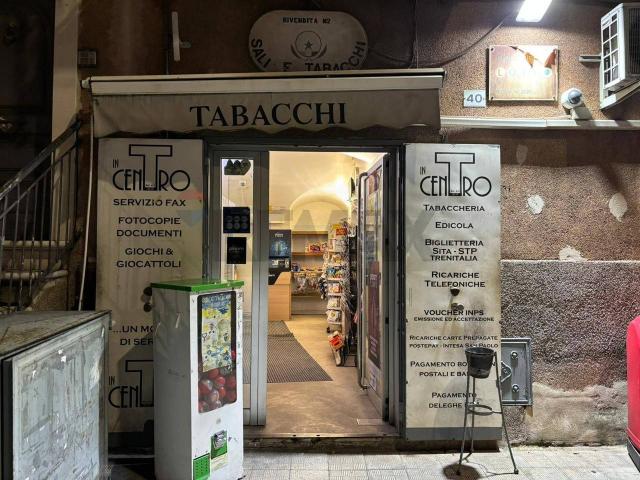 Esercizio commerciale in vendita a Sannicandro Di Bari