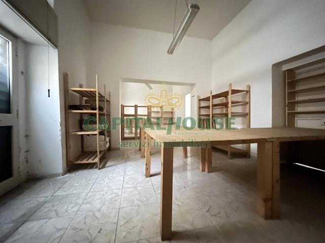 Esercizio commerciale in vendita a Santa Maria Capua Vetere