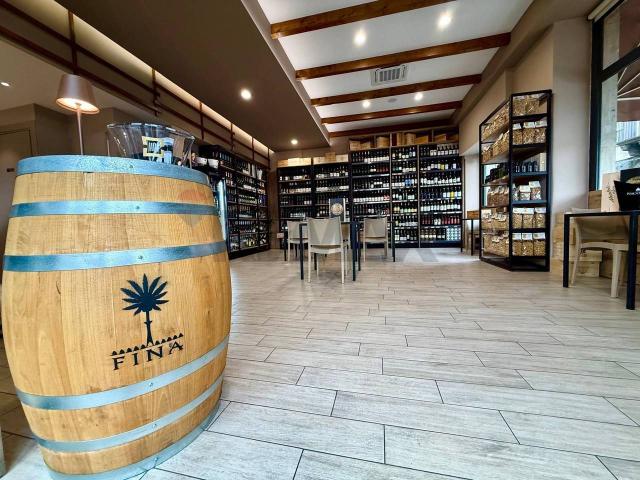 Esercizio commerciale in vendita a Trecastagni