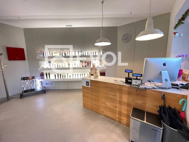 Esercizio commerciale in vendita a Udine