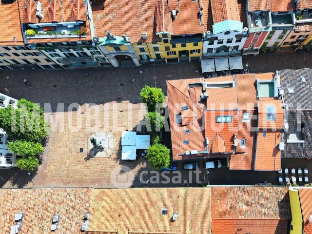 Esercizio commerciale in vendita a Varese