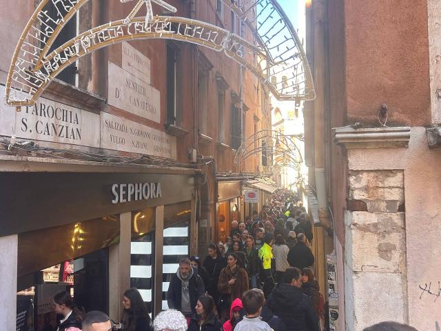 Esercizio commerciale in vendita a Venezia