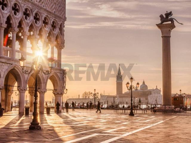 Esercizio commerciale in vendita a Venezia