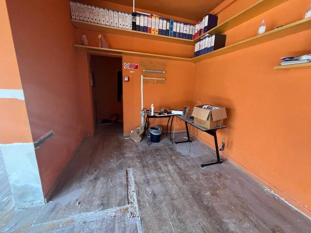 Esercizio commerciale in vendita a Vicopisano