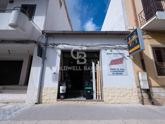 Esercizio commerciale in vendita a Vittoria