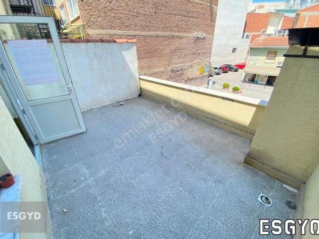 Esgyo'dan Esnaf Sarayı Yakını, Teraslı, Çift Cephe 1+1 Daire