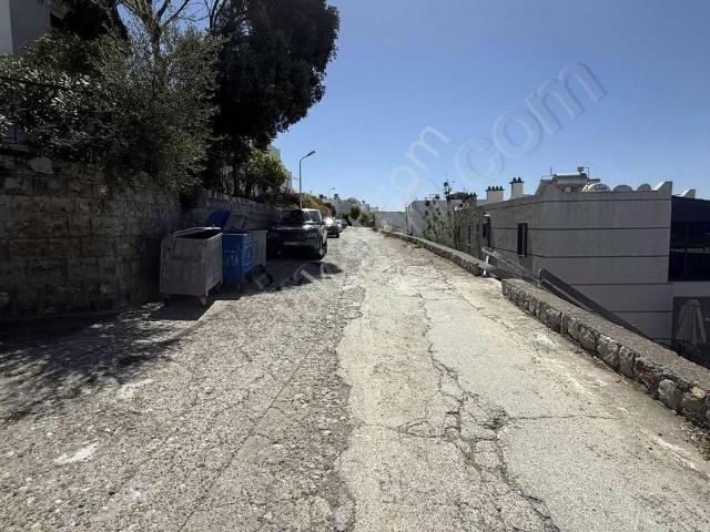 Eska Da Satılık Deniz Manzaralı Villa