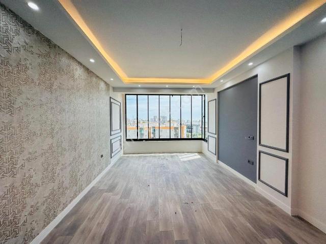 Eski Mezitli’de Deniz Manzaralı Satılık 2+1 Uygun Daire