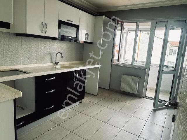 Eskişehir Tepebaşı Esentepe Mahallesi  Eğitimciler Caddesi esentepe Muhtarlığı Yakını Satılık 3+1