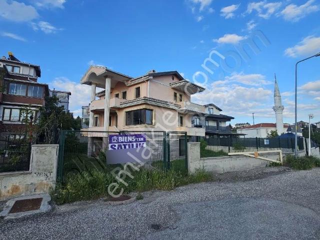 Eskişehir Yolu Yaşamkent Kavşağına Çok Yakın Geniş Bahçeli Site