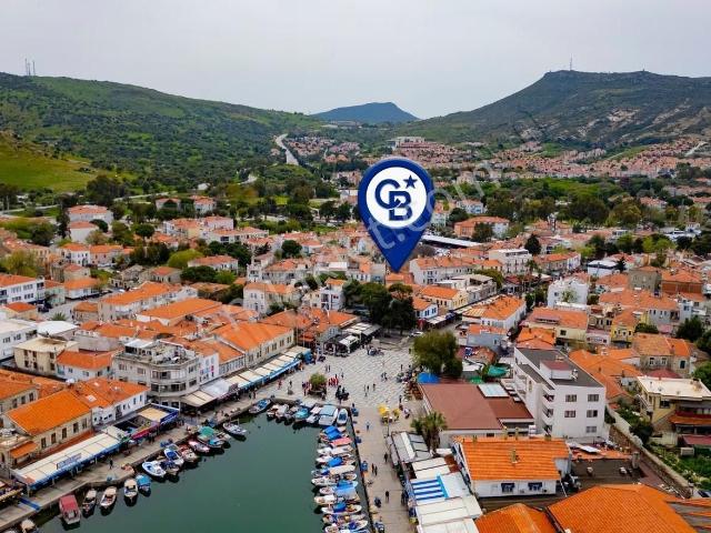 Eski Foça Merkezi Konumda Satılık Taş Bina