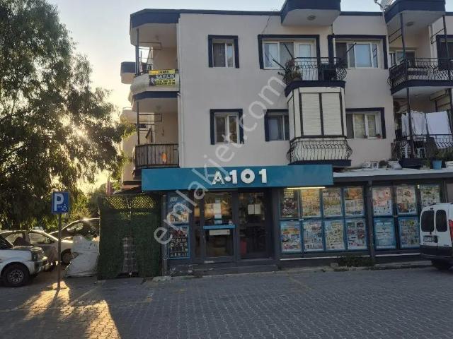 Eski Foça Tam Merkez'de Satılık 2+1 Daire
