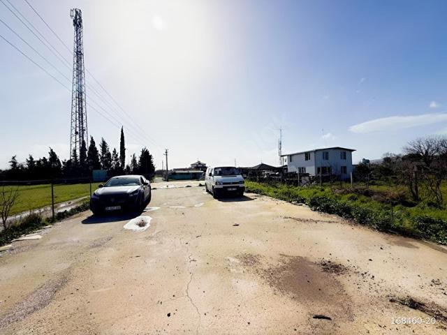 ESKİ FOÇA YOLUNA 200 METRE, ELEKTRİK VE SU 620 m SATILIK BAHÇE