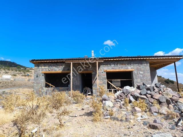 Eski Görecede Satılık 183m2 Arazi İçinde Sıfır 90m2 Taş Ev