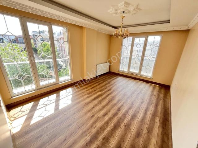 Eski Habipler Mah Merkezi Konumda Satılık 3+1 180m2 4.kat Daire