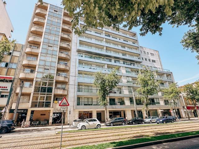 Espaço Comercial na Av. da República, Vila Nova de Gaia